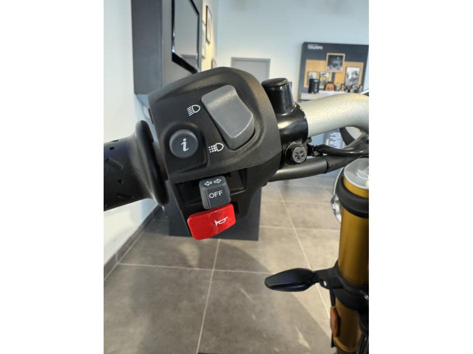 TRIUMPH SPEED 400 POUR 113 € MOIS CHEZ TRIUMPH 47 AGEN 