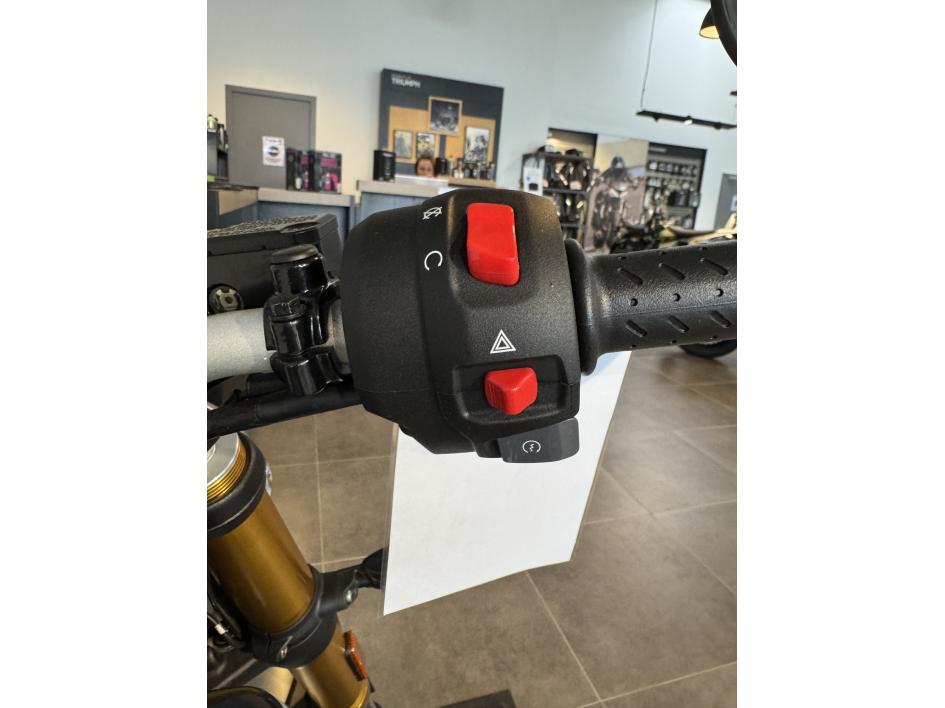 TRIUMPH SPEED 400 POUR 113 € MOIS CHEZ TRIUMPH 47 AGEN 