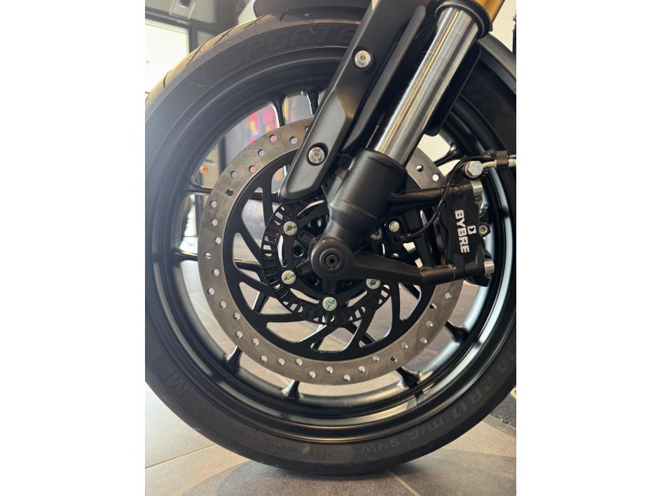TRIUMPH SPEED 400 POUR 113 € MOIS CHEZ TRIUMPH 47 AGEN 