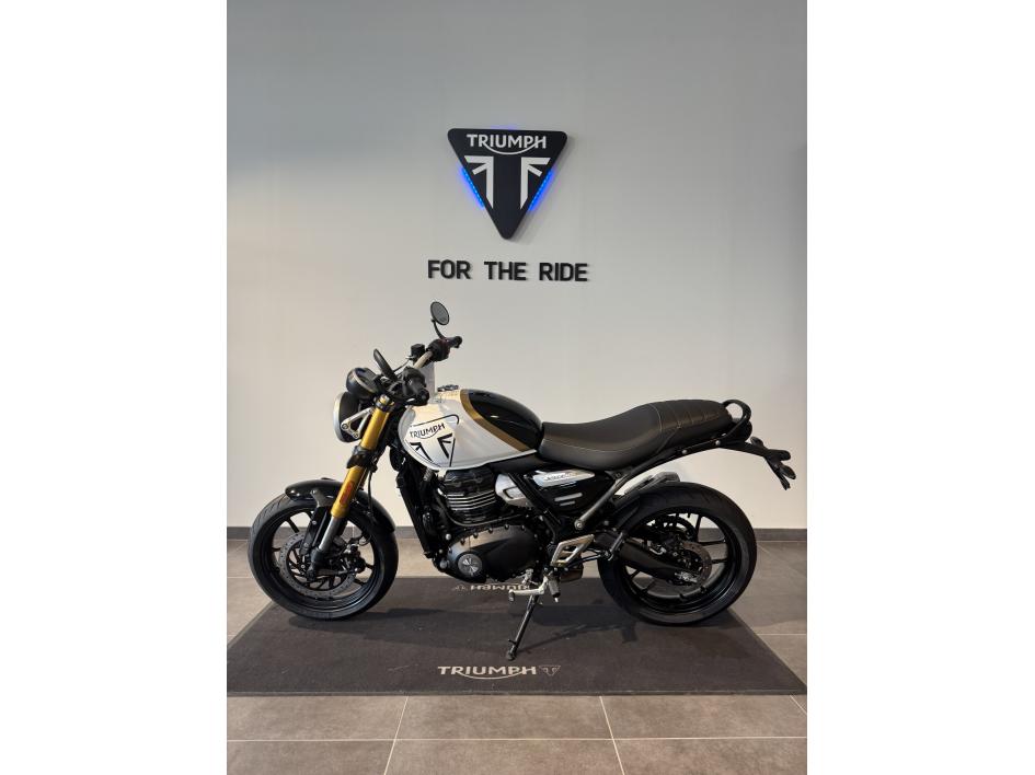 TRIUMPH SPEED 400 POUR 113 € MOIS CHEZ TRIUMPH 47 AGEN 