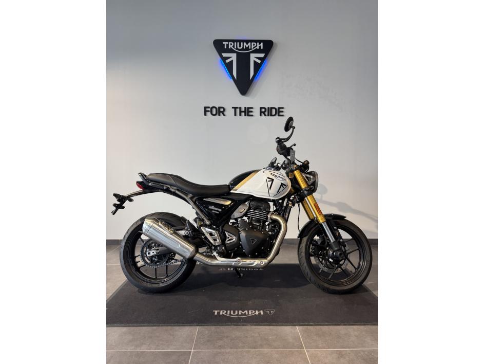 TRIUMPH SPEED 400 POUR 113 € MOIS CHEZ TRIUMPH 47 AGEN 