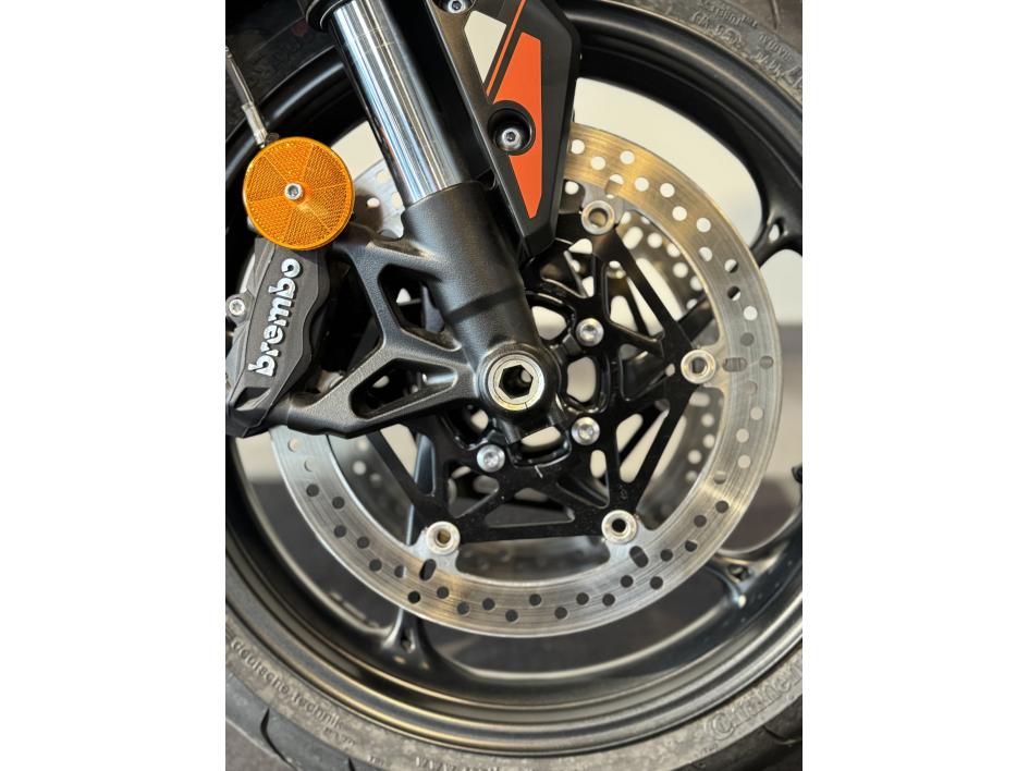 TRIUMPH STREET TRIPLE 765 R A2 POUR 168€ MOIS CHEZ TRIUMPH AGEN