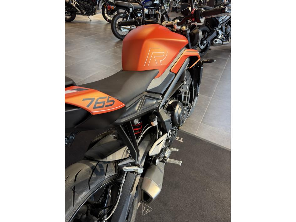 TRIUMPH STREET TRIPLE 765 R A2 POUR 168€ MOIS CHEZ TRIUMPH AGEN