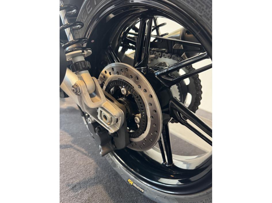 TRIUMPH SPEED TWIN 1200 rs pour 271€/mois chez Triumph Agen