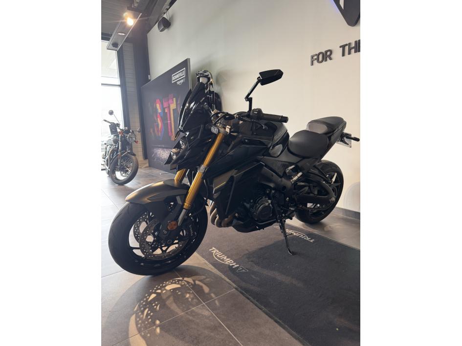 SUZUKI GSX-S 1000 ABS pour 160 € mois chez Triumph Agen 