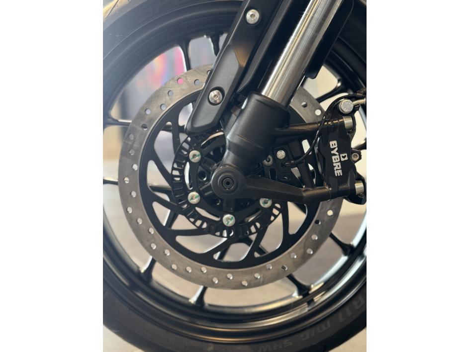 TRIUMPH SPEED 400 NEUVE  POUR 113 € MOIS CHEZ TRIUMPH 47 AGEN