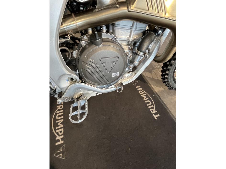 TRIUMPH TF 250-X NEUVE 2026 POUR  POUR 180 € MOIS CHEZ TRIUMPH 47 