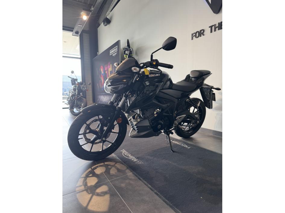 SUZUKI gsx-s 125 pour 95€/ mois sans apport chez Triumph Agen
